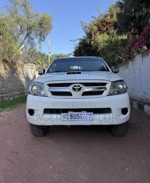 Toyota Hilux 2007 White
