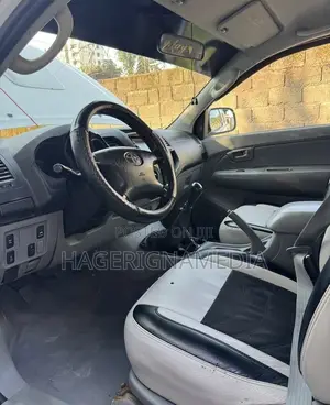 Toyota Hilux 2007 White