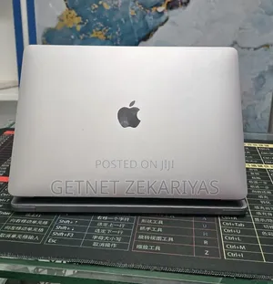 New Laptop Apple MacBook Air 8GB Apple M1 SSD 256GB