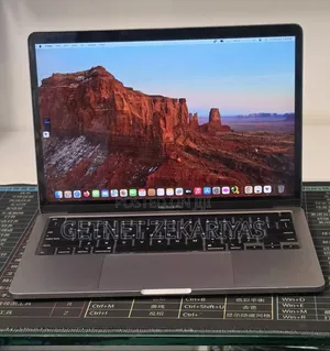 New Laptop Apple MacBook Pro 2020 8GB Intel Core i7 SSD 256GB