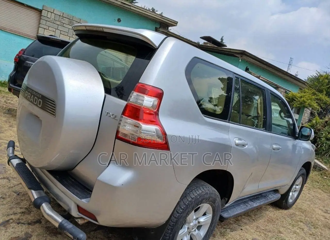 Toyota Land Cruiser Prado 2.8 D-4D 2014 Silver