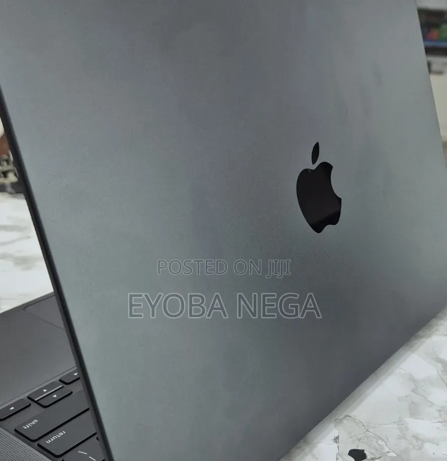 New Laptop Apple MacBook Pro 2025 M5 16GB Apple M5 SSD 1T