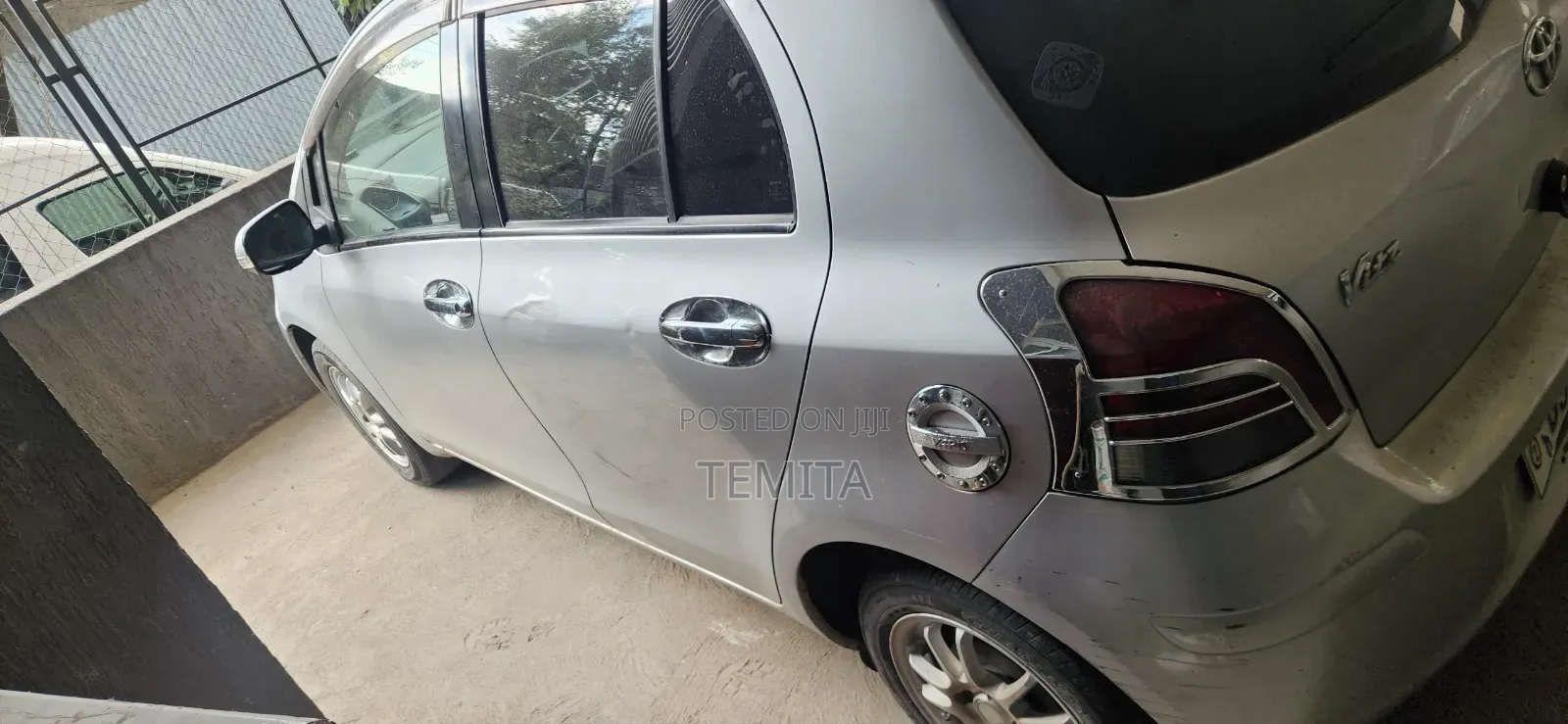 Toyota Yaris 2010 Silver