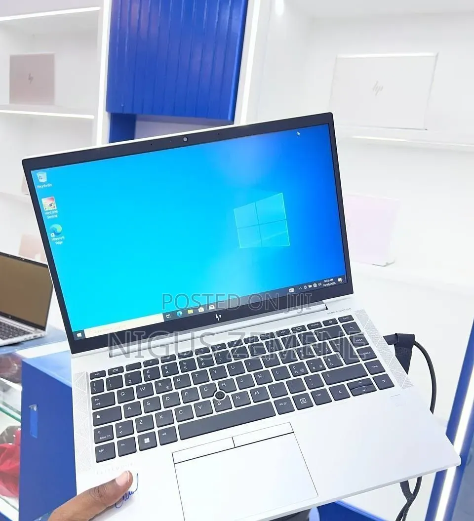 New Laptop HP EliteBook 845 G8 16GB AMD Ryzen 5 SSD 512GB
