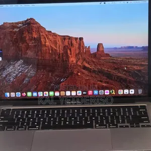New Laptop Apple MacBook Pro 2020 8GB Intel Core i7 SSD 256GB