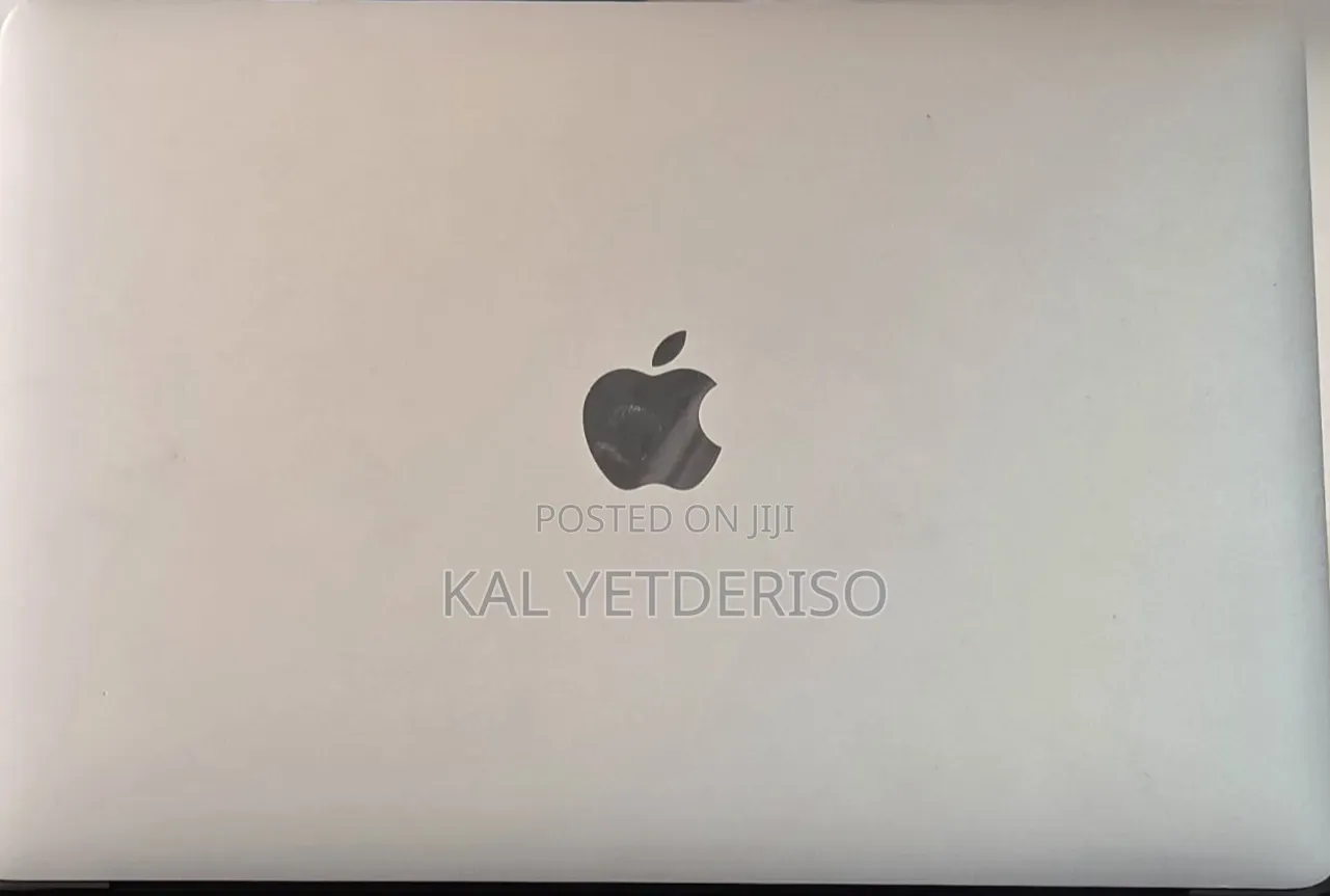 New Laptop Apple MacBook Pro 2020 8GB Intel Core i7 SSD 256GB
