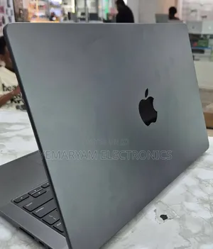 New Laptop Apple MacBook Pro 2025 M5 16GB Apple M5 SSD 1T