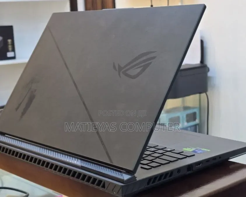 New Laptop Asus ROG Strix G18 40GB Intel Core i9 SSD 1T
