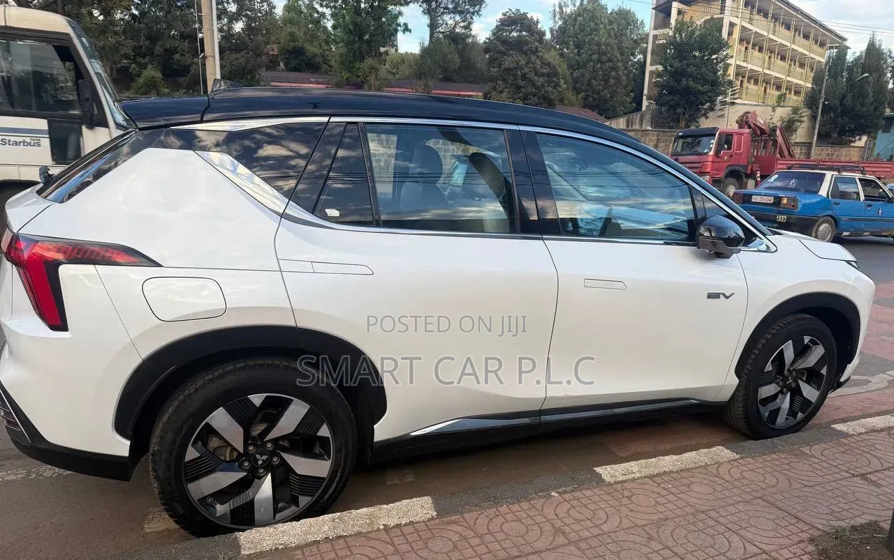 Mitsubishi Airtrek 135 kW FWD 2023 White