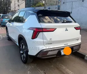 Mitsubishi Airtrek 135 kW FWD 2023 White