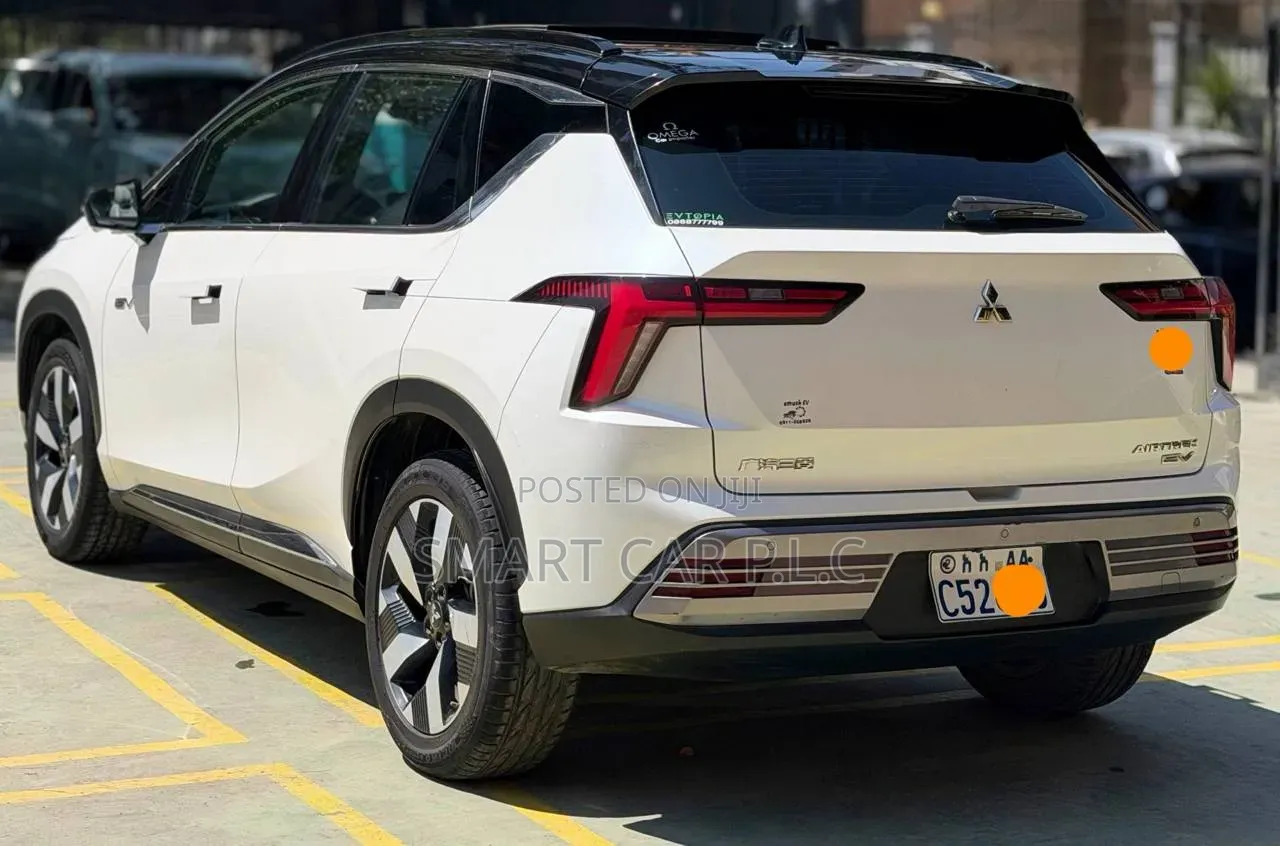 Mitsubishi Airtrek 135 kW FWD 2023 White