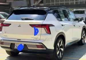 Mitsubishi Airtrek 135 kW FWD 2023 White
