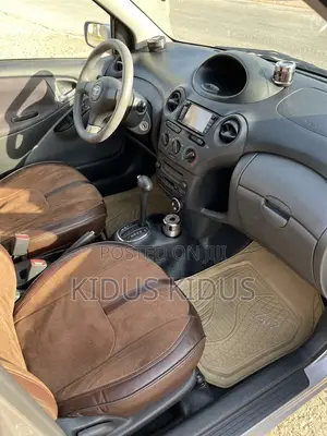Toyota Vitz 2003