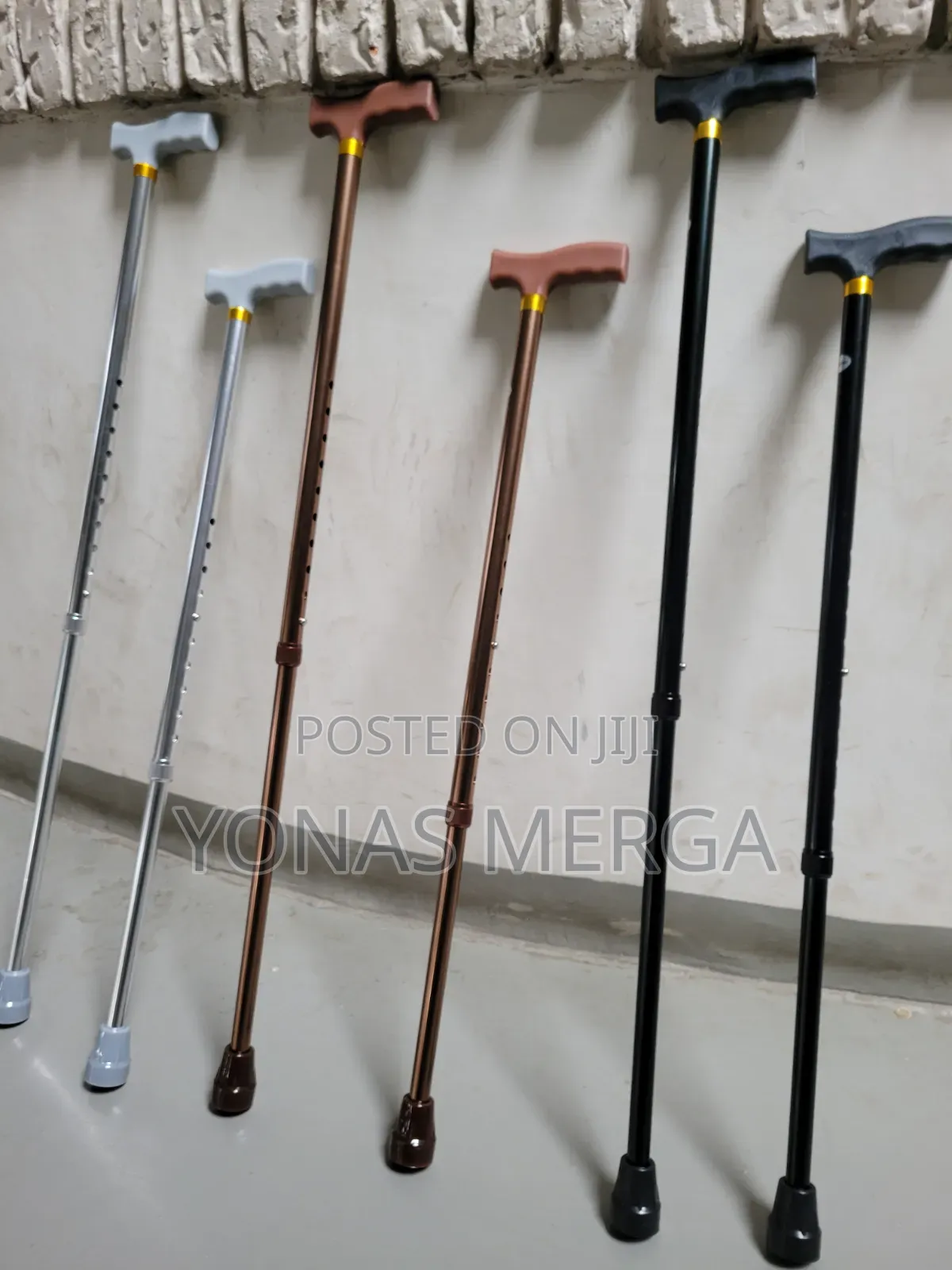 Walking Stick for Elderly Mam&dad架岯black. Design: Classic Look With An
