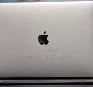 New Laptop Apple MacBook Pro 2020 8GB Intel Core i7 SSD 256GB