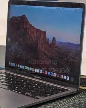 New Laptop Apple MacBook Pro 2020 8GB Intel Core i7 SSD 256GB