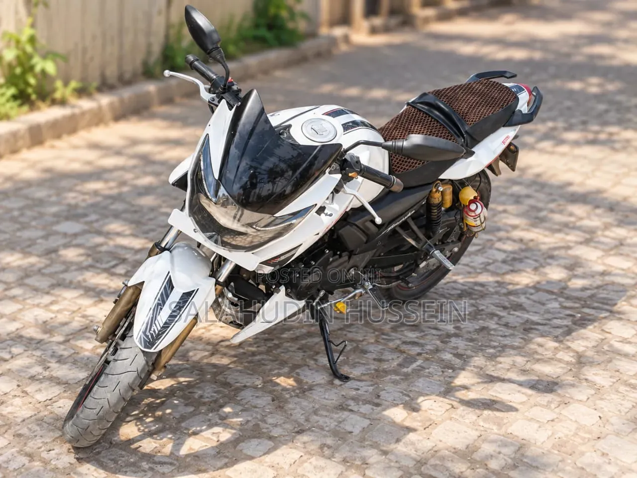 TVS Apache 180 RTR 2021 White