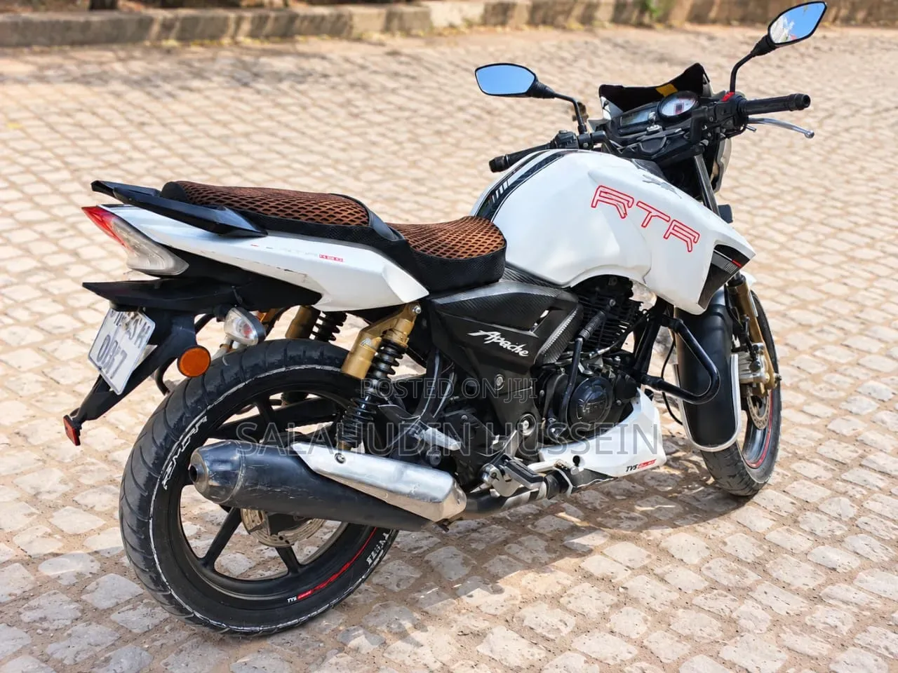 TVS Apache 180 RTR 2021 White
