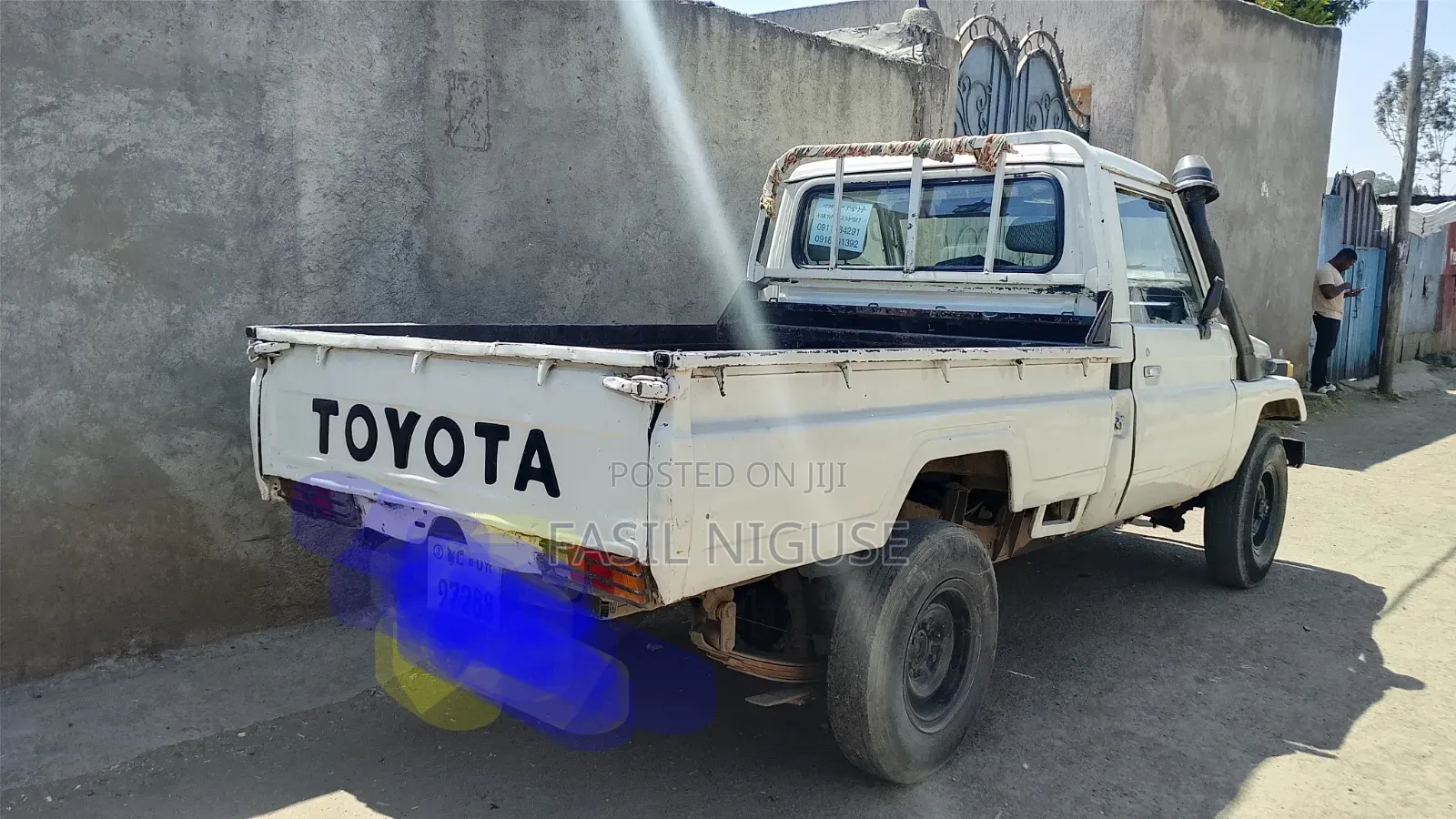 Toyota Land Cruiser 1990 White