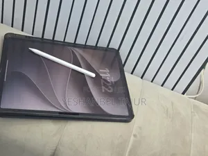 New Apple iPad (2025) 256 GB