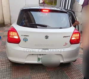 Suzuki Swift 2022 White