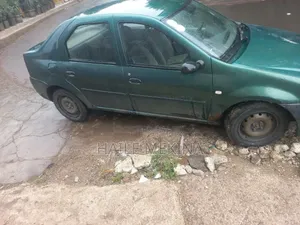 Renault Logan 2006 Green