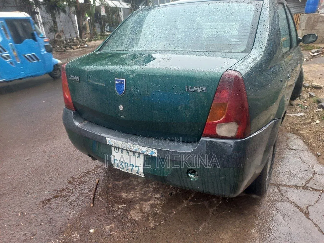 Renault Logan 2006 Green