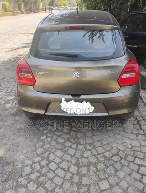 Suzuki Swift 2022 Gray