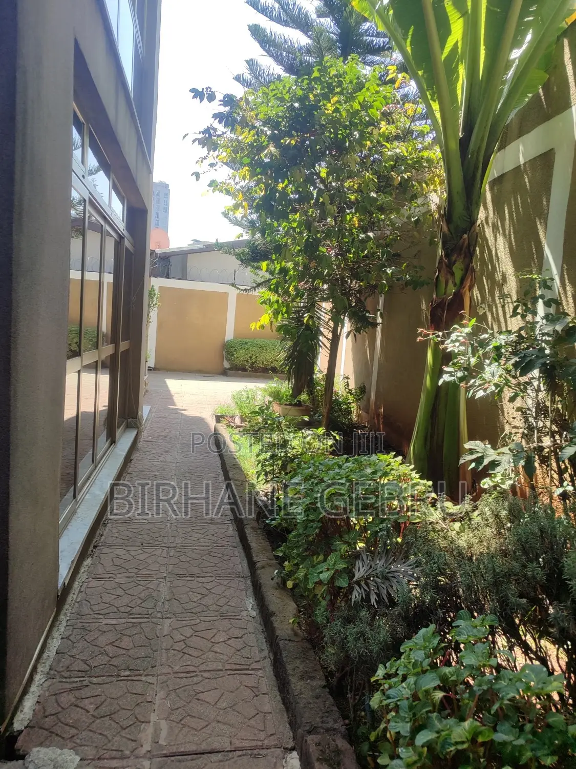Furnished 6bdrm House in G+2 Fernished House, Bole for sale
