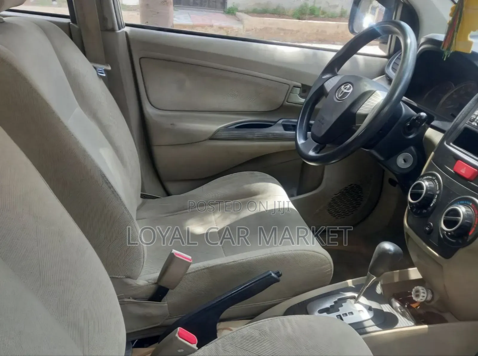 Toyota Avanza 2012 Ivory