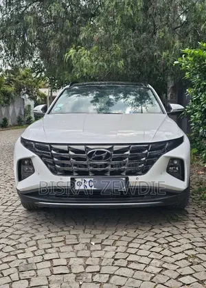 Hyundai Tucson 2022 White
