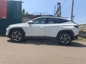 Hyundai Tucson 2022 White