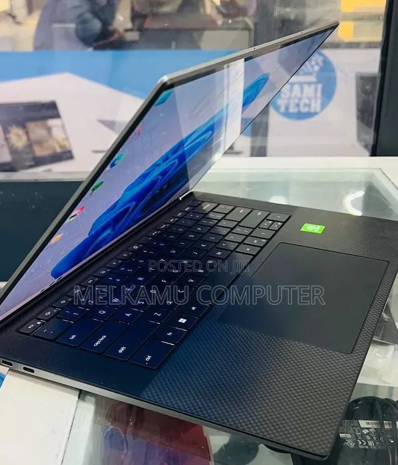 New Laptop Dell Precision 5570 16GB Intel Core i7 SSD 512GB