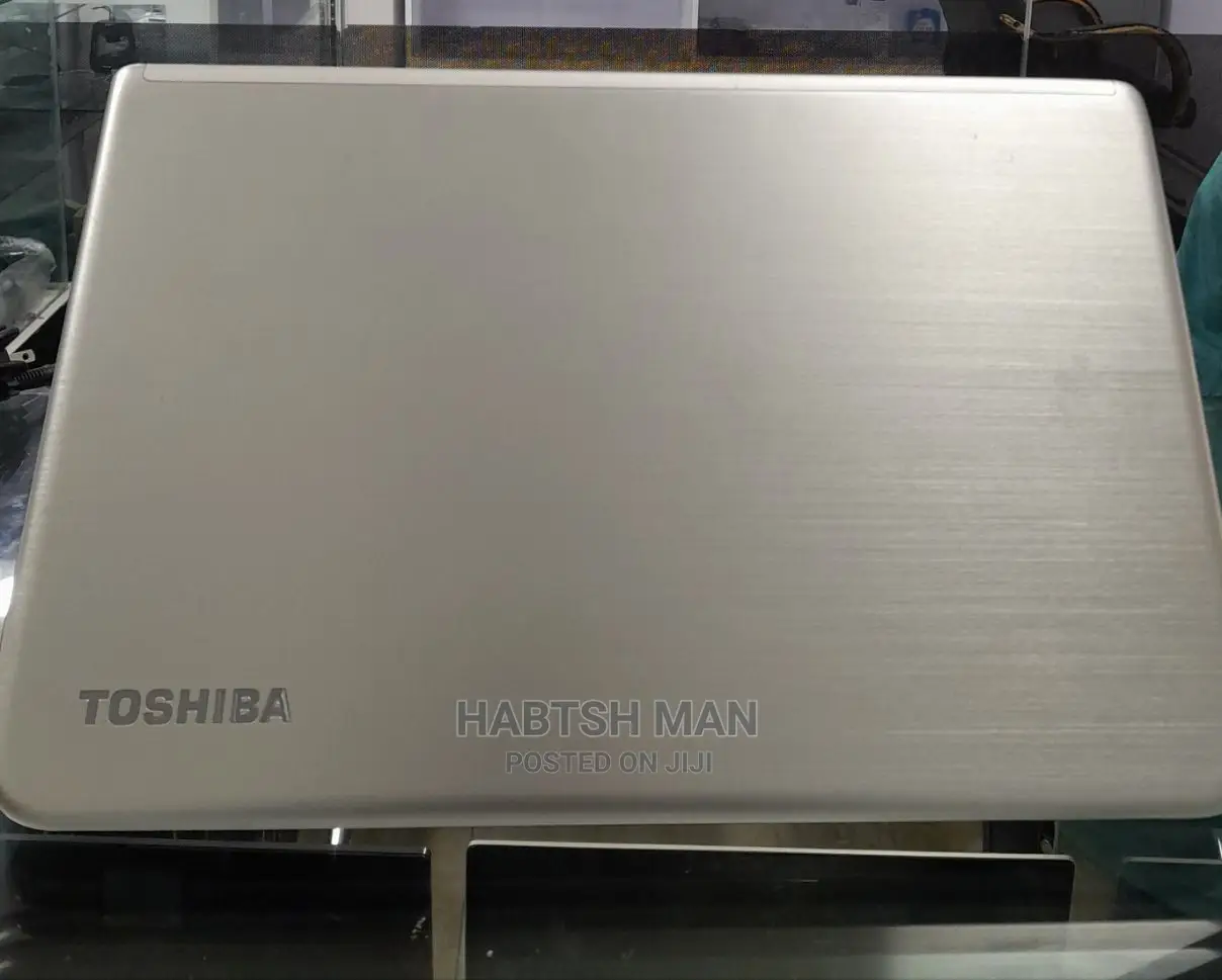 New Laptop Toshiba Satellite C55 4GB Intel Core I5 HDD 500GB