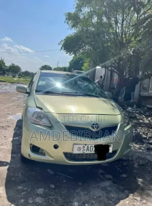 Toyota Yaris 2011