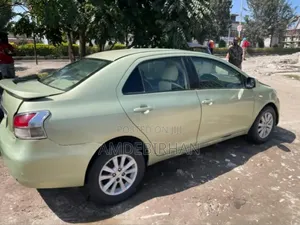 Toyota Yaris 2011