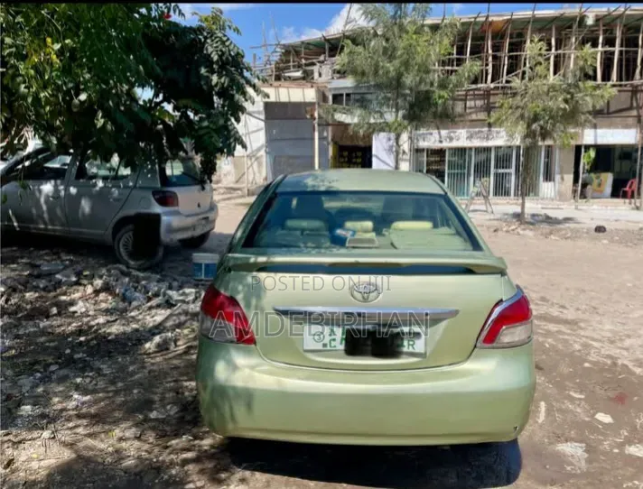 Toyota Yaris 2011