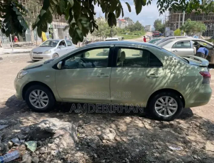 Toyota Yaris 2011