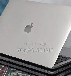 New Laptop Apple MacBook 8GB Intel Core i7 SSD 512GB