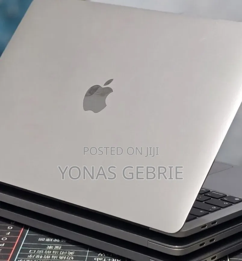 New Laptop Apple MacBook 8GB Intel Core i7 SSD 512GB