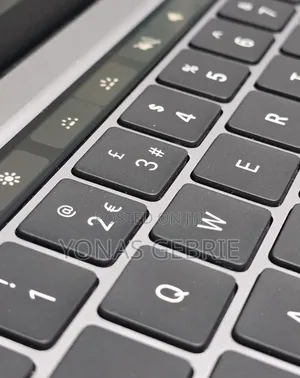 New Laptop Apple MacBook 8GB Intel Core i7 SSD 512GB