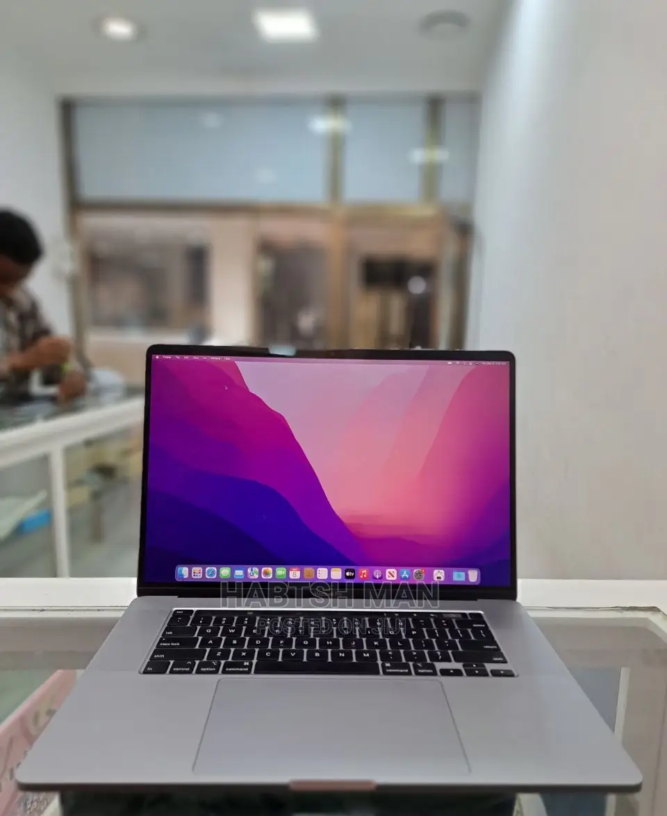 New Laptop Apple MacBook Pro 2019 32GB Intel Core I9 SSD 1T