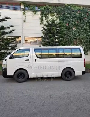 Toyota HiAce 2006 White