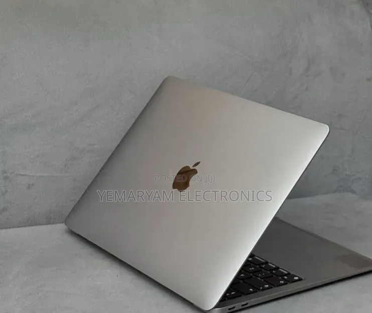 New Laptop Apple MacBook Air 2020 M1 16GB Apple M1 SSD 256GB