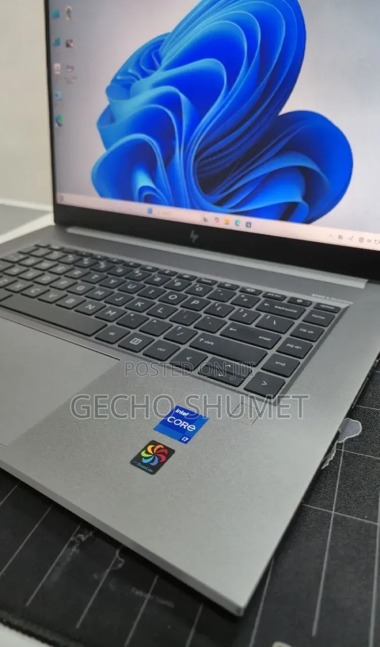New Laptop HP ZBook 15 32GB Intel Core i7 SSD 1T