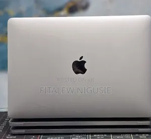 New Laptop Apple MacBook Pro 2020 M1 8GB Apple M1 SSD 512GB