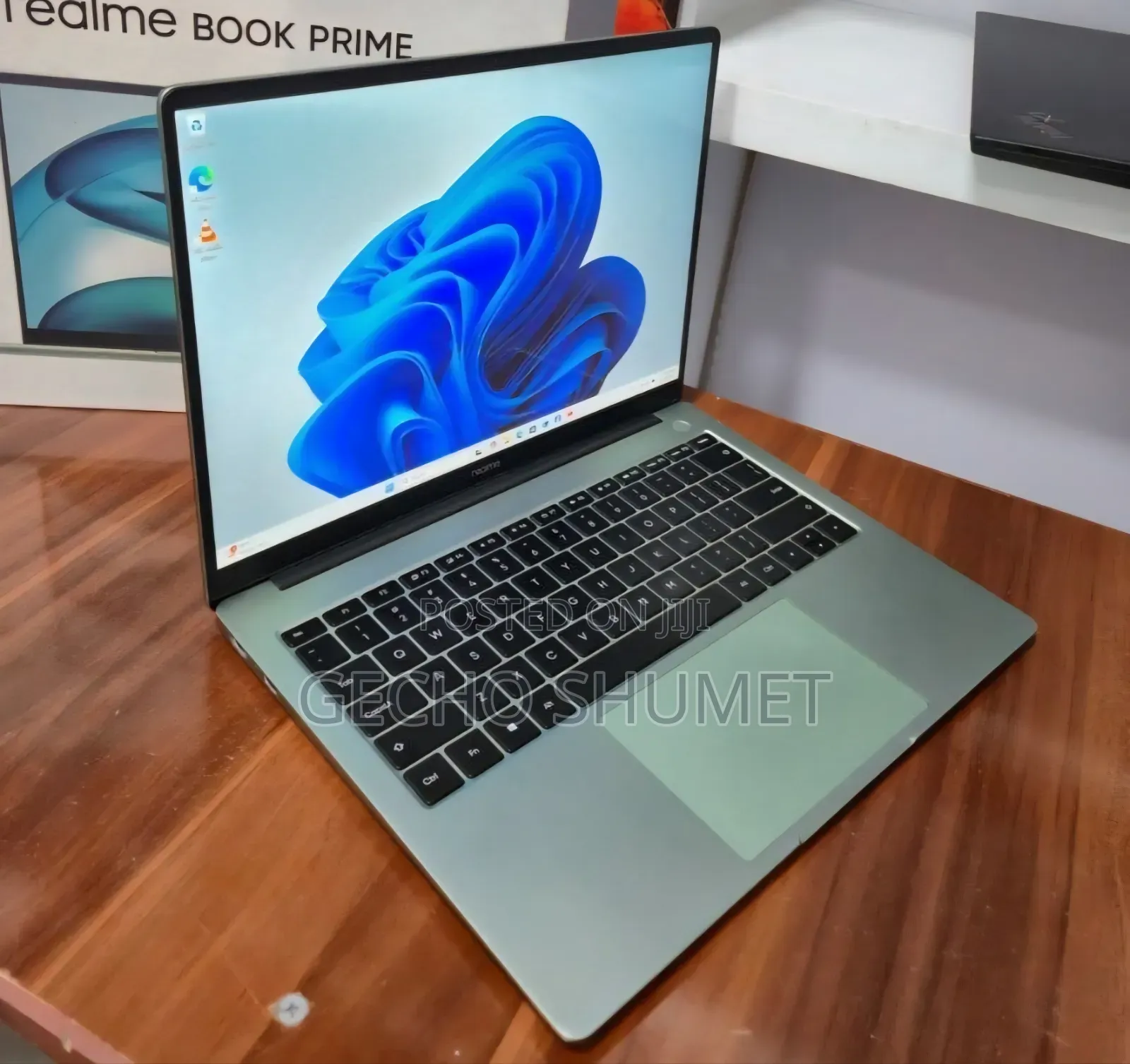 New Laptop Apple MacBook 16GB Intel Core i5 SSD 512GB