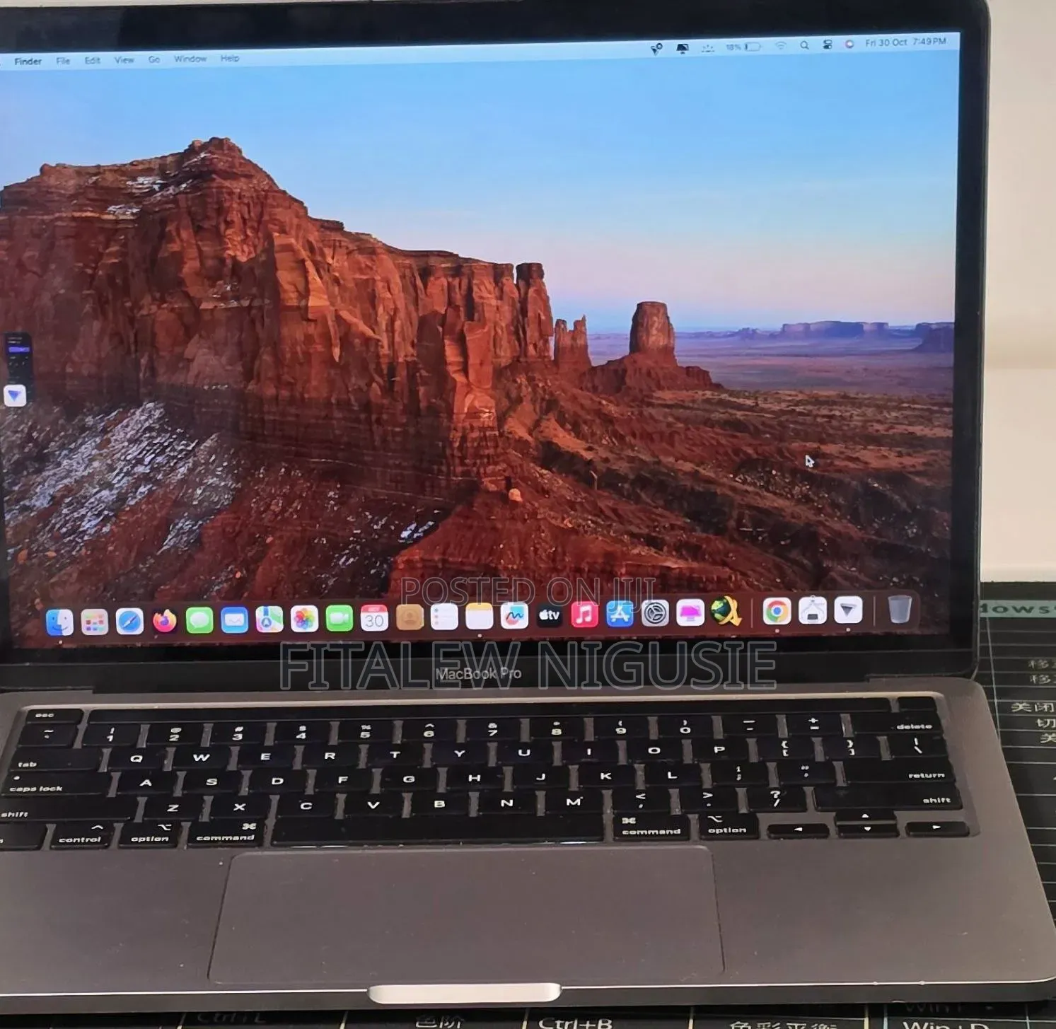 New Laptop Apple MacBook Pro 2020 8GB Intel Core i7 SSD 256GB