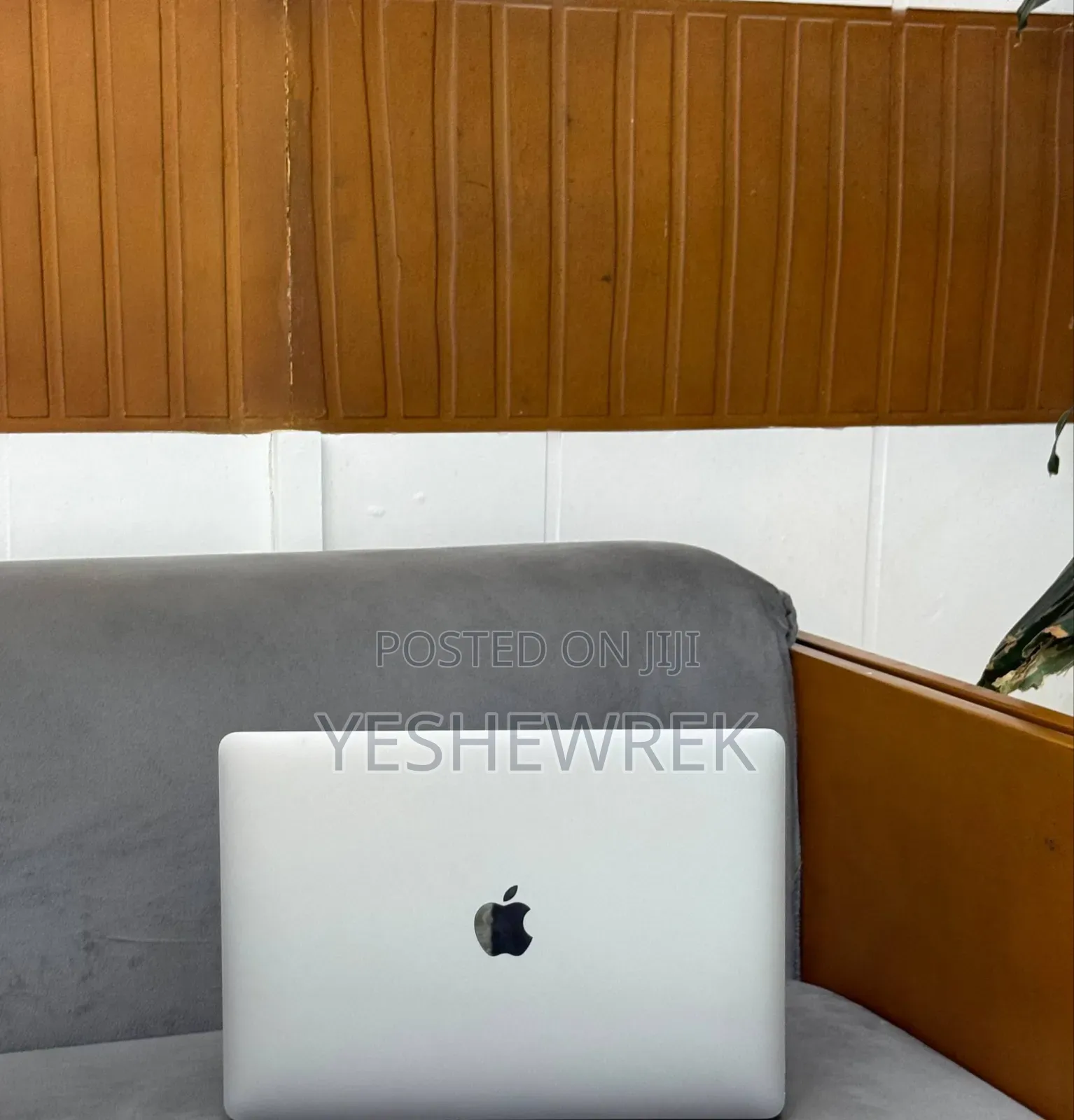 New Laptop Apple MacBook Air 2020 M1 8GB Apple M1 SSD 256GB