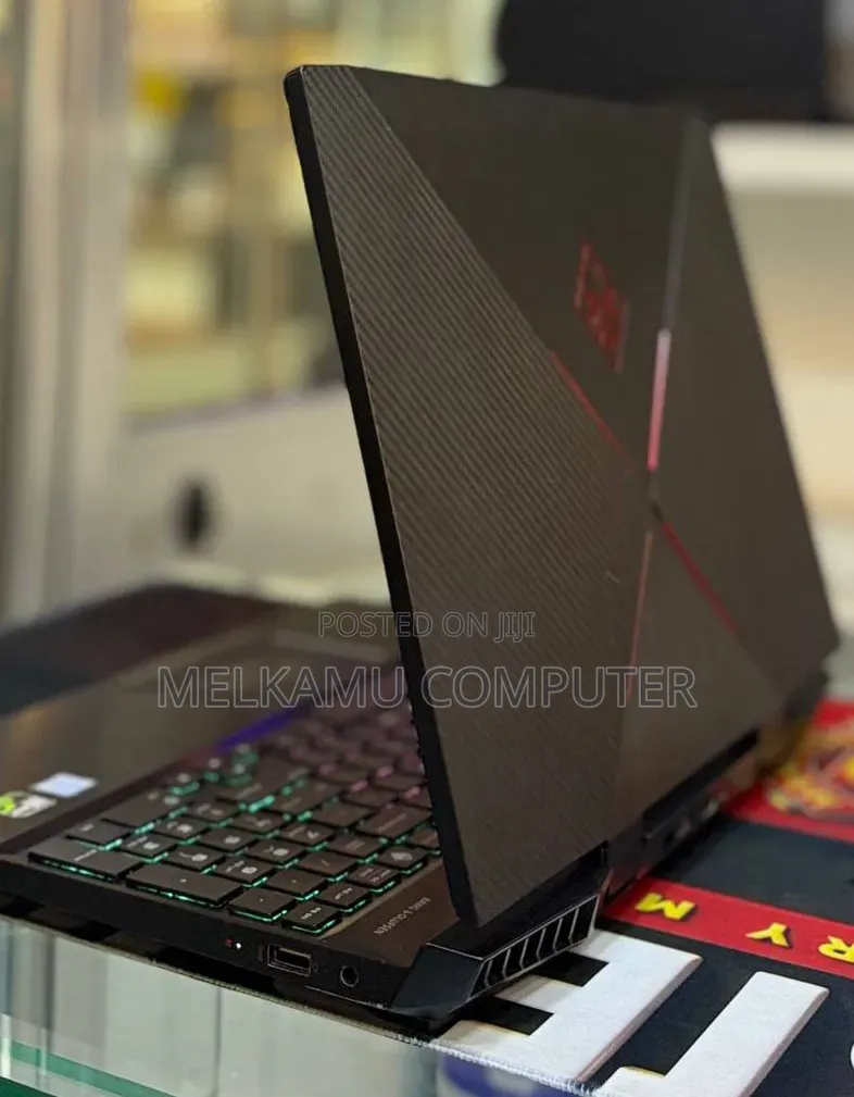 New Laptop HP Omen X 8GB Intel Core i7 SSD 256GB